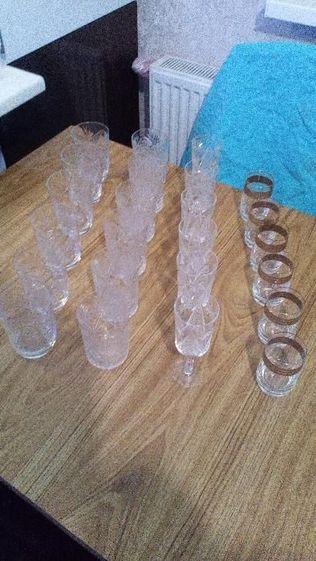 Продам стаканы бутели стеклянные Чехия