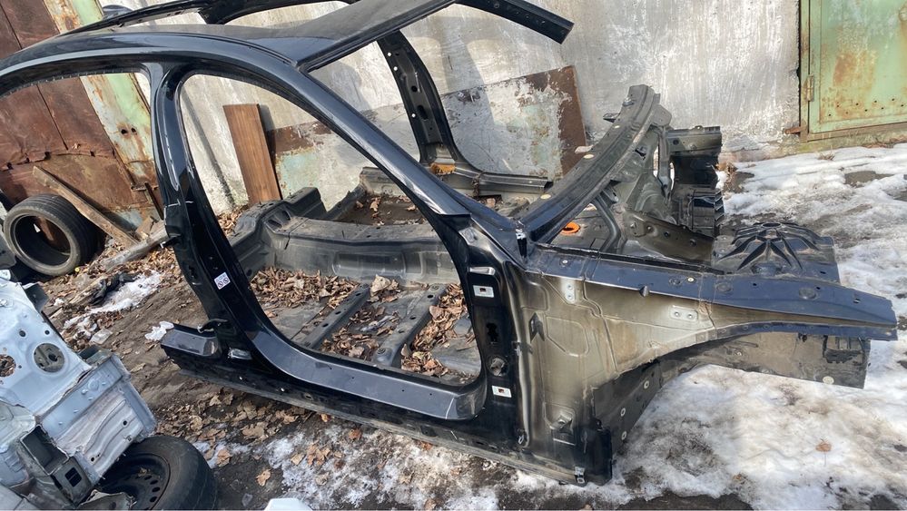 Передня права стійка дверки Bmw 7-G11/12