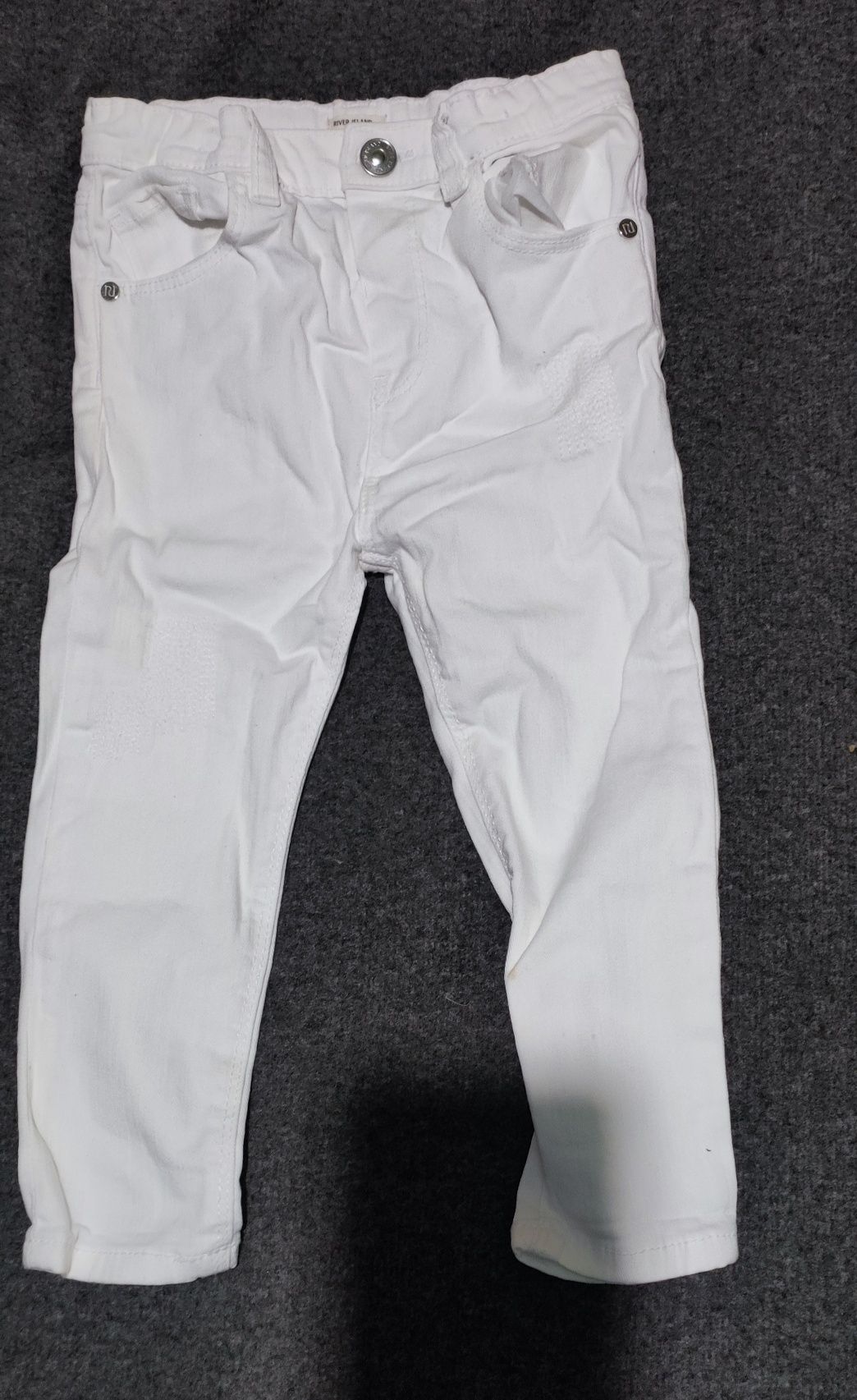 Крутые белые джинсы скини