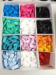100 plastikowych klipsow zapinek