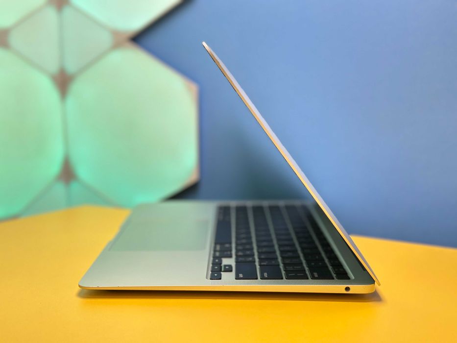 Ноутбук Apple MacBook Air 13" M1 Retina MGN93 (144210) Б/У З ГАРАНТІЄЮ