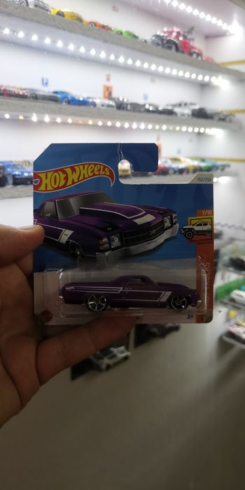 Hotwheels novo em cartela
