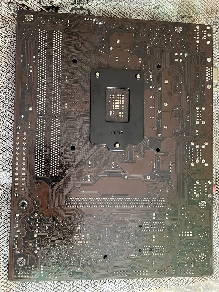 Материнська плата asus H61M-E