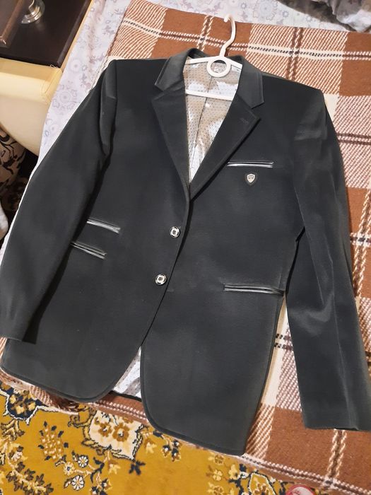 Продам шкільний піджак