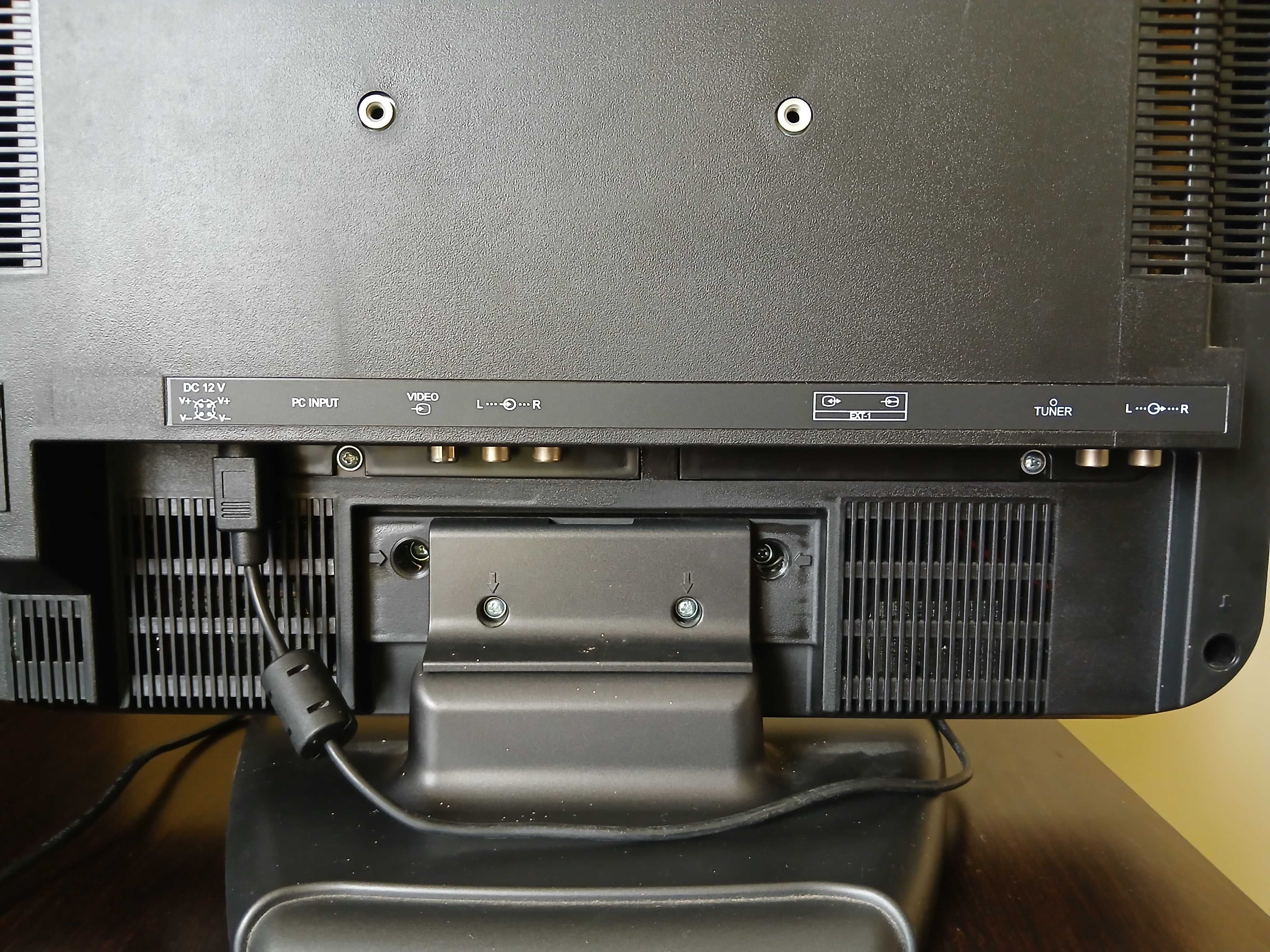Monitor TFT TV/LCD SANYO 15'';
Pode ser utilizado como TV ou monitor.