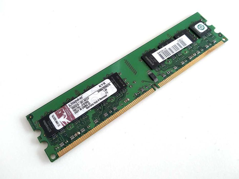 Memória RAM 3GB DDR2 (Kingston 1GB + Corsair 2GB)