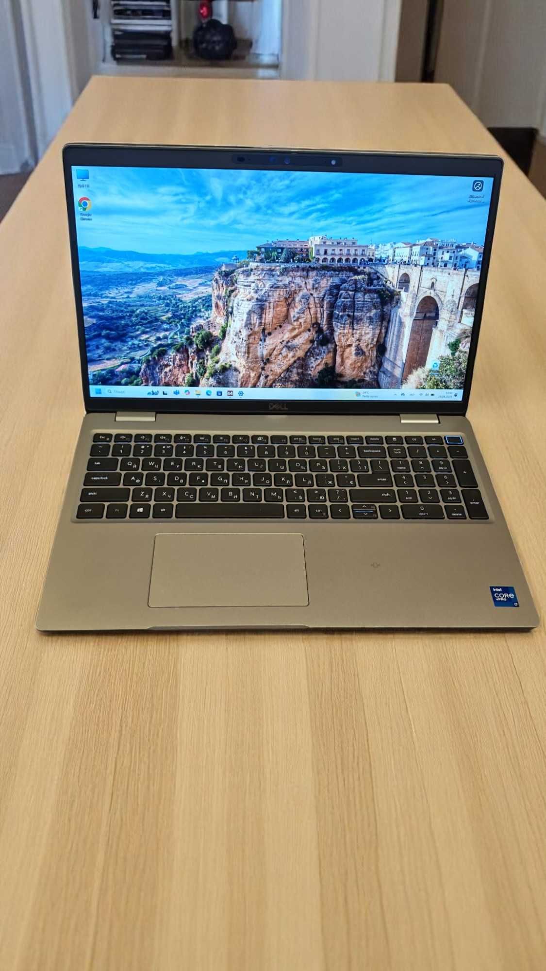 Ноутбук Dell Latitude 5520 15.6" i7-11/16Gb/SSD256Gb