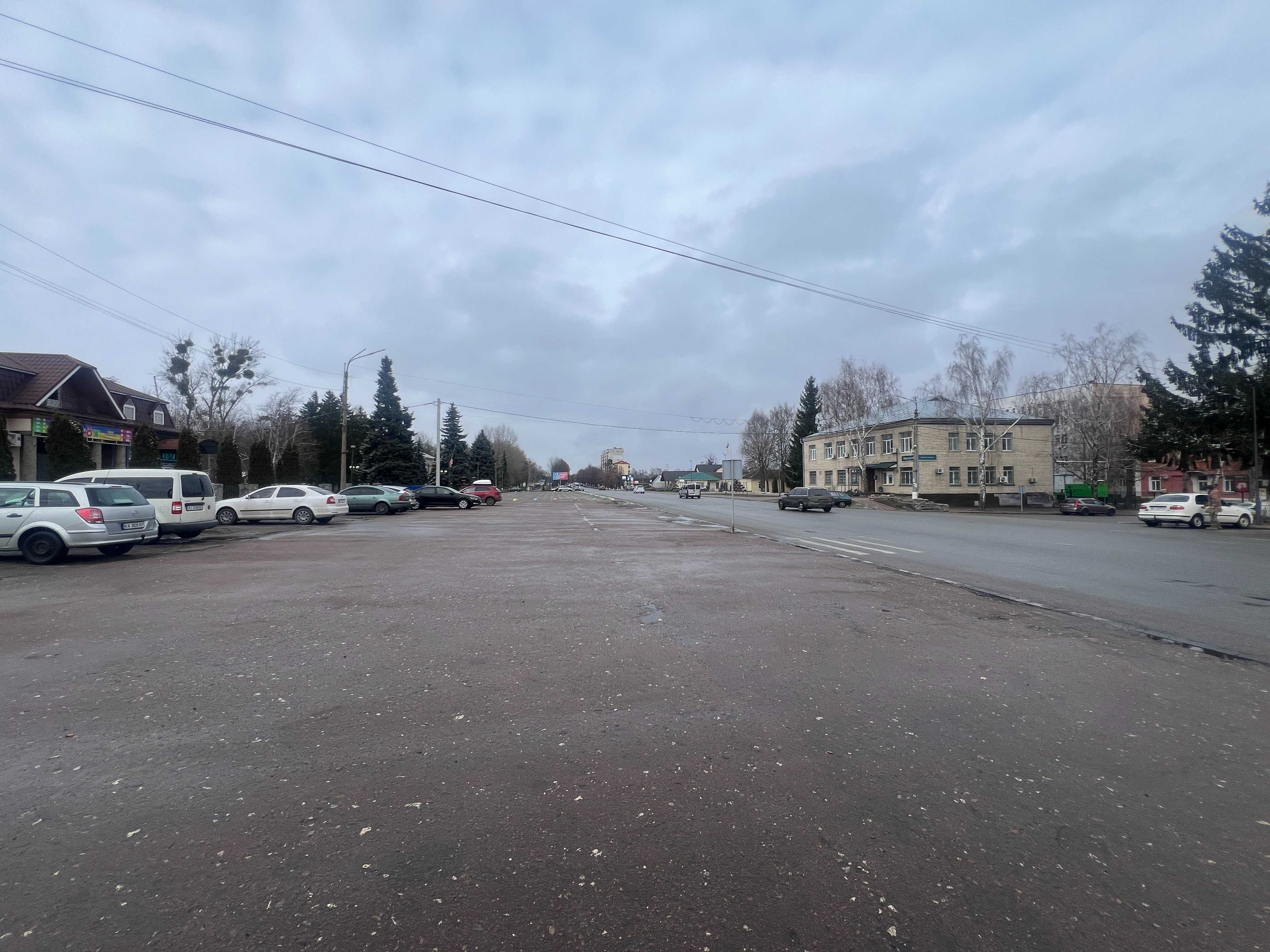 Продаж магазину площею 150м2 в центрі міста Яготин, напроти АТБ