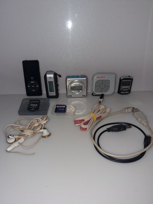 5 Antigos Mp3 + 2 Cartões de Memória