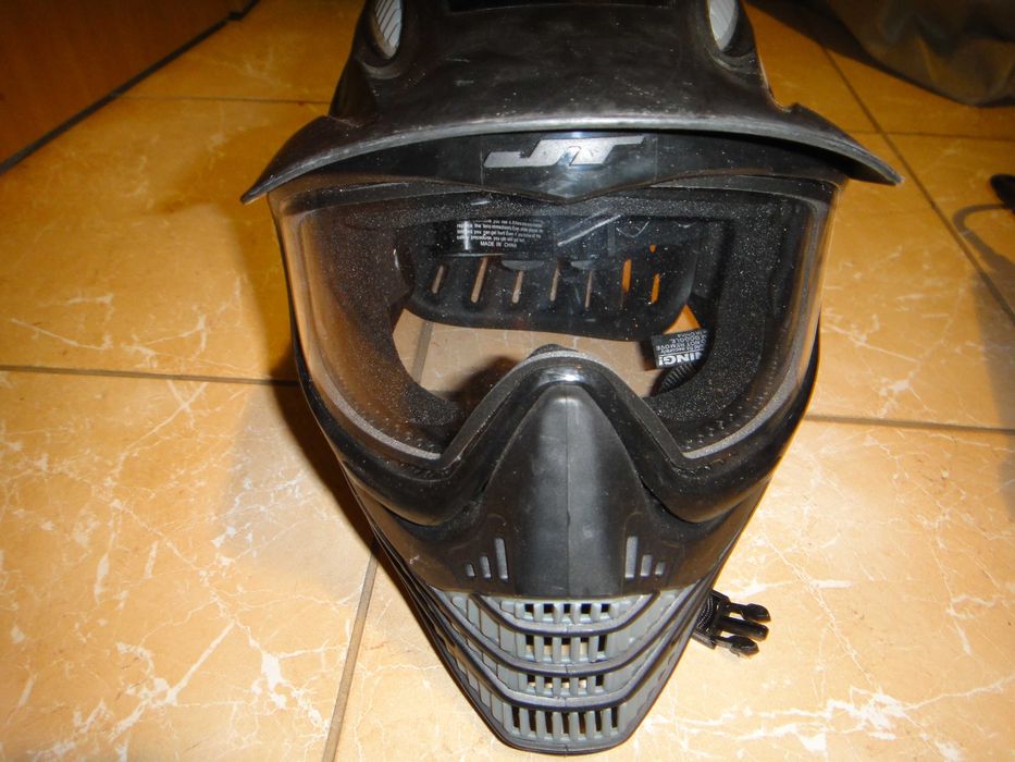 Kask paintballowy JT z zespolonymi okularami