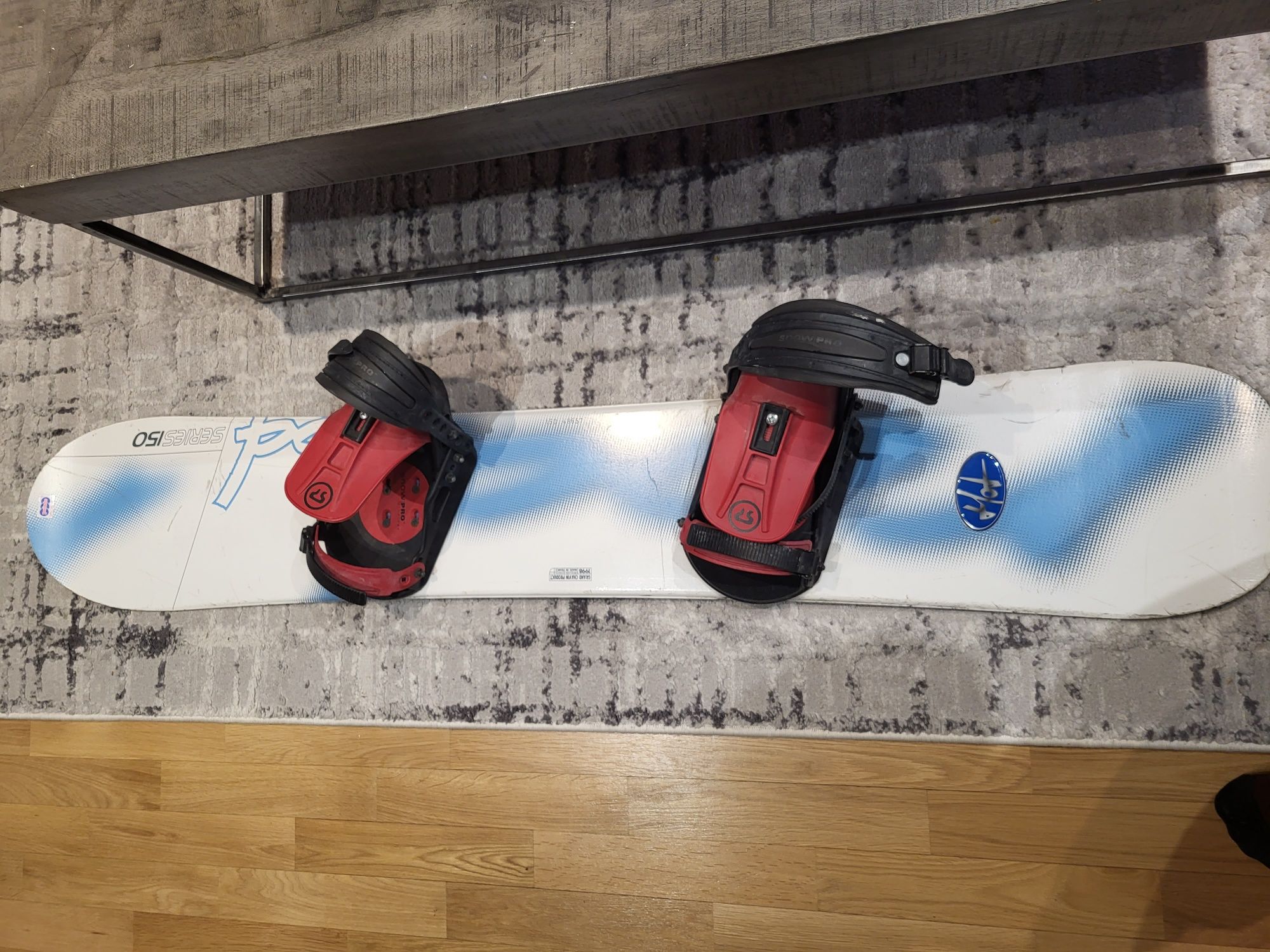 Snowboard komplet. Deska 155 cm, wiązania, buty.