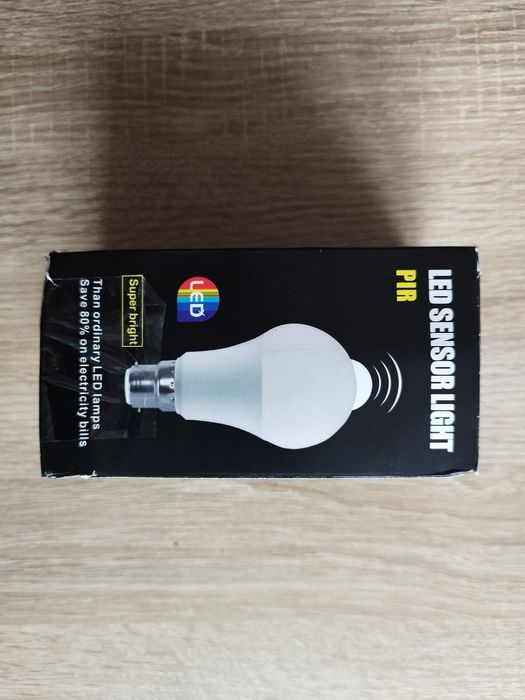 Inteligentna żarówka LED czujnik ruchu AC-85