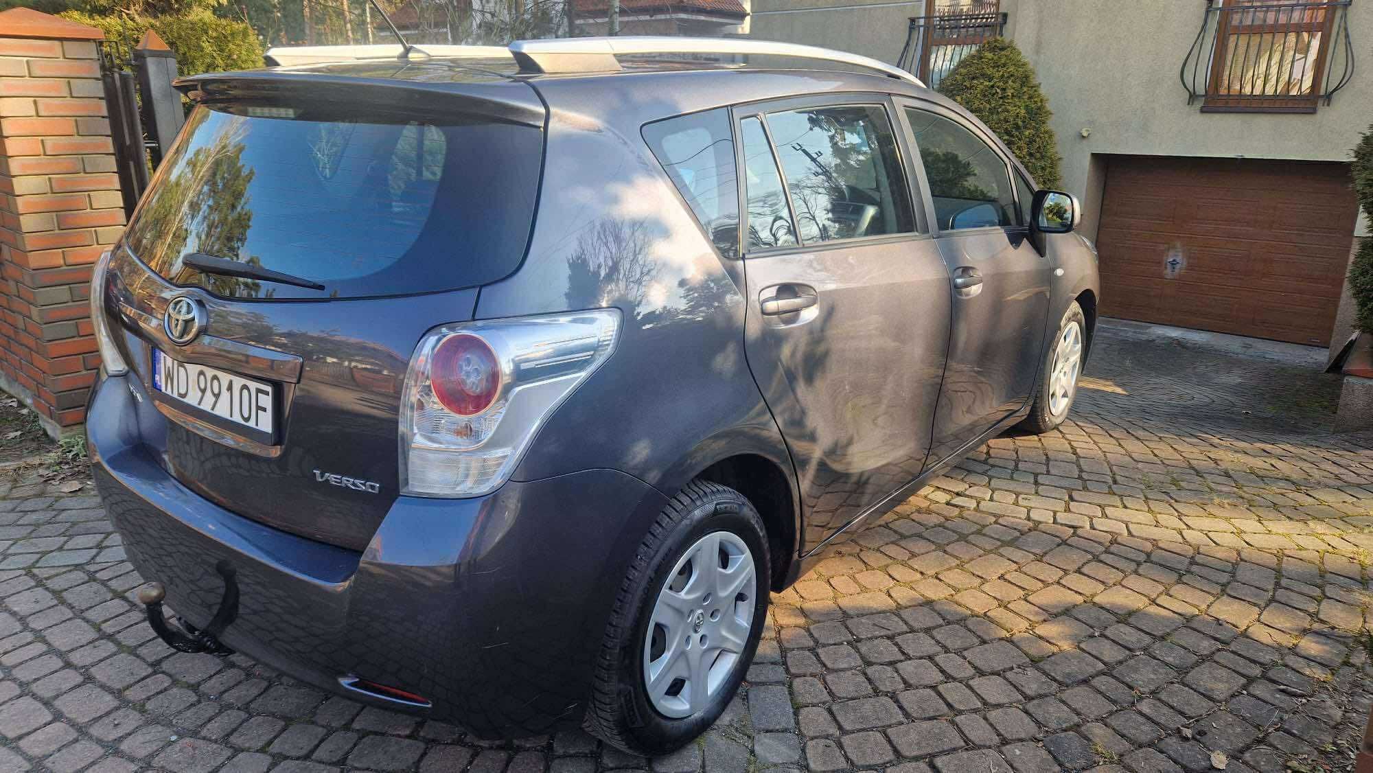 TOYOTA VERSO 7 - osobowa silnik 2.0 diesel