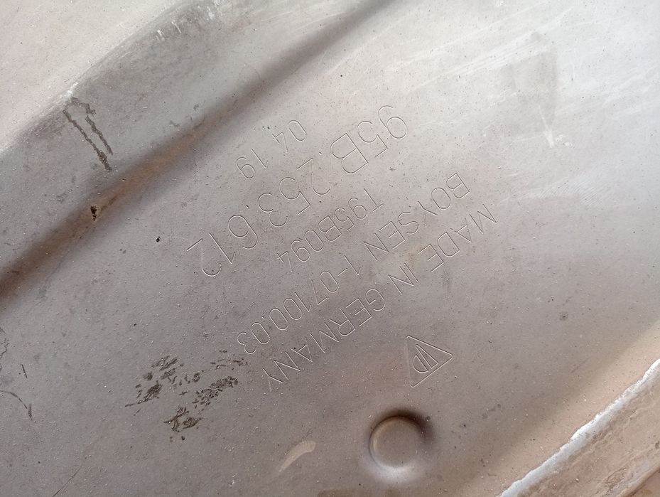 Глушитель Глушник (вихлопна труба)  Porsche Macan 95B 2.0 Порш Макан