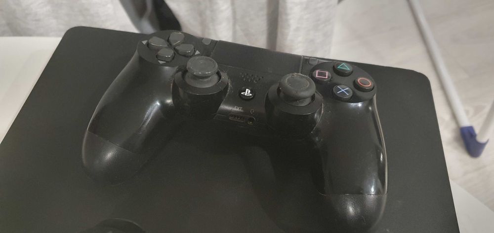Konsola Playstation 4 Slim
