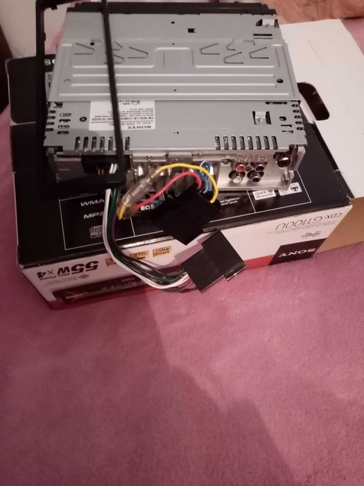 Vendo dois rádios marca Sony tem usb cd e radio por extriar novos