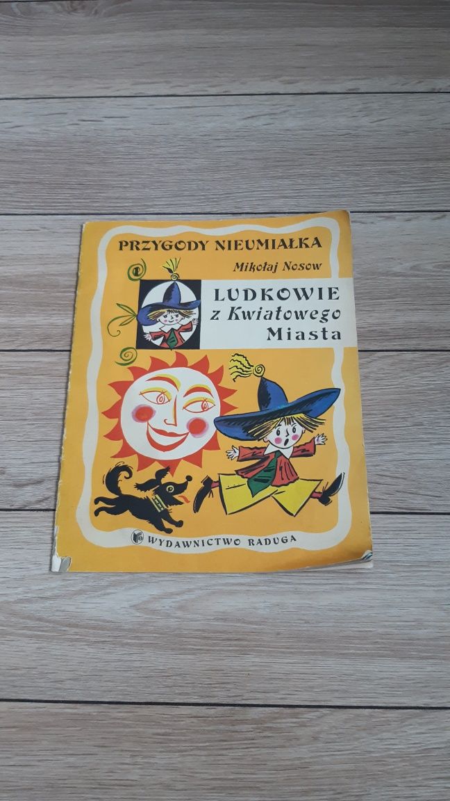 Przygody Nieumiałka M. Nosow książka PRL Ludkowie z Kwiatowego Miasta