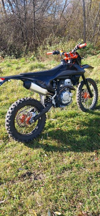 Продам кові адванс 250 в гарному стані