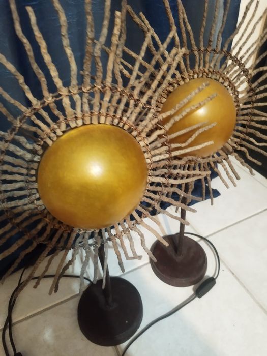 Dois candeeiro formato sol