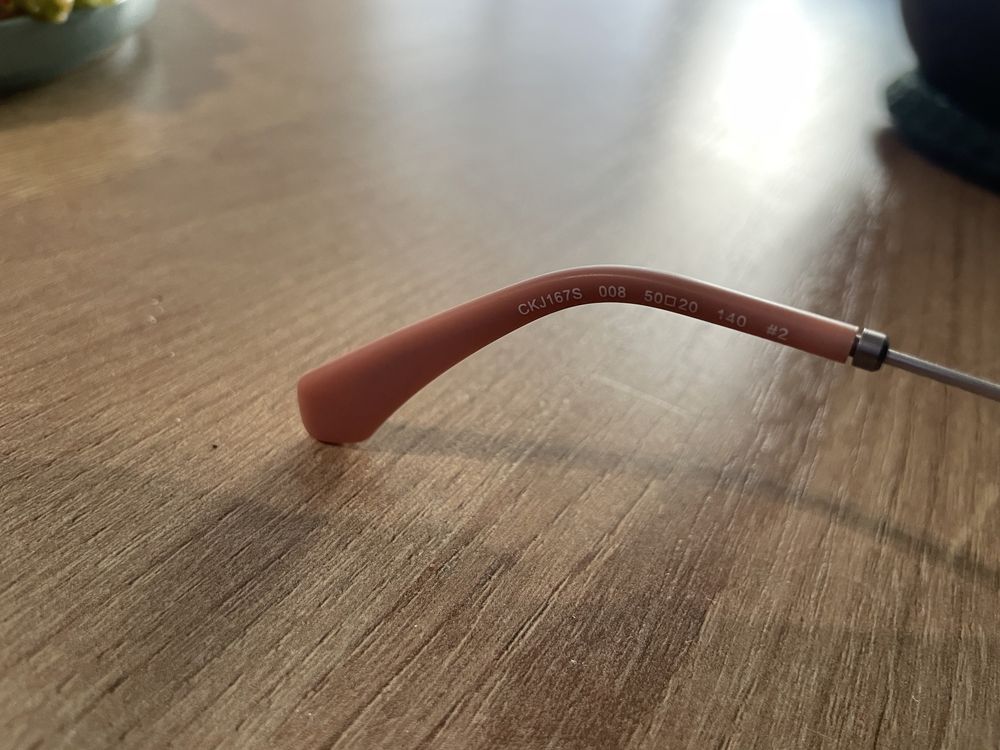 Okulary przeciwsłoneczne calvin klein ckj167s