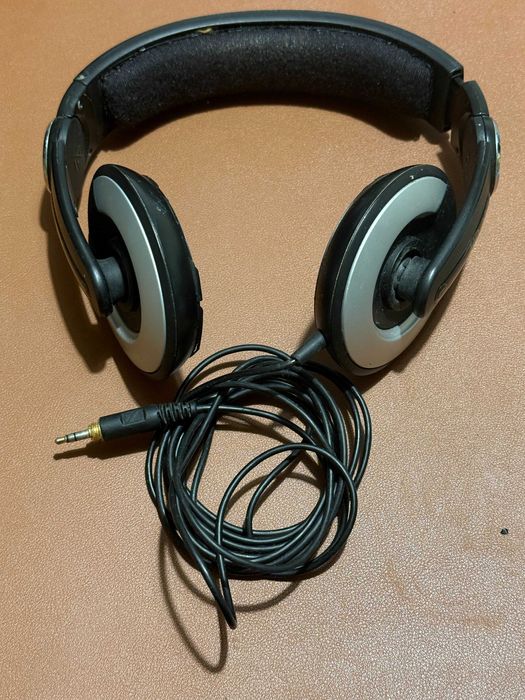 Sennheiser HD 205, działające, brak padów