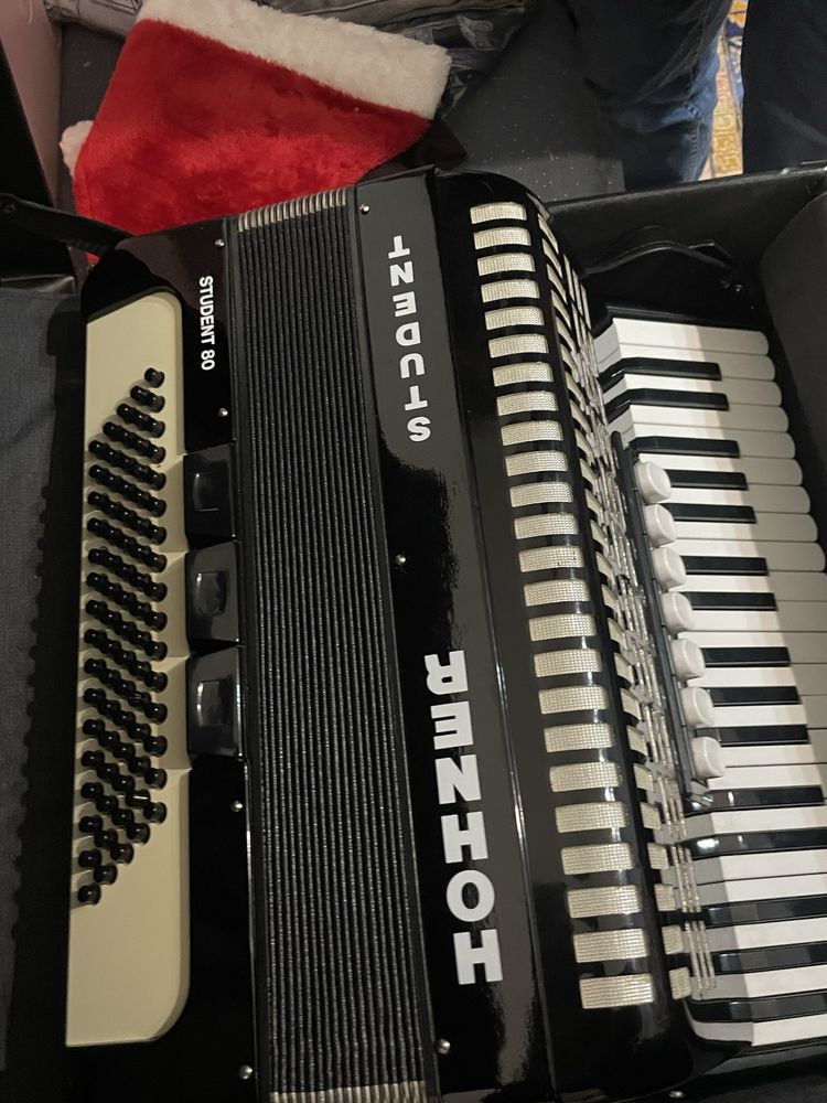 Hohner student 80