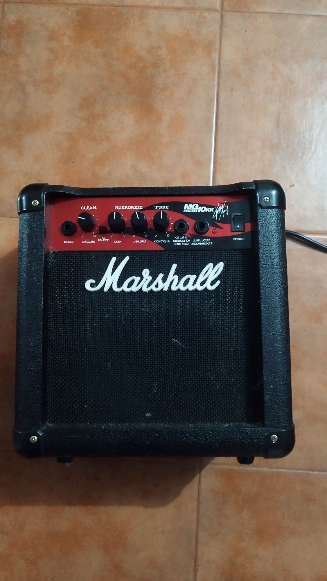 Amplificador Marshall e Pedaleira Boss Tera Echo