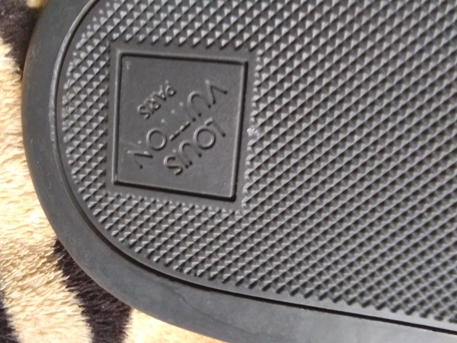 Шлепанцы Луи виттон