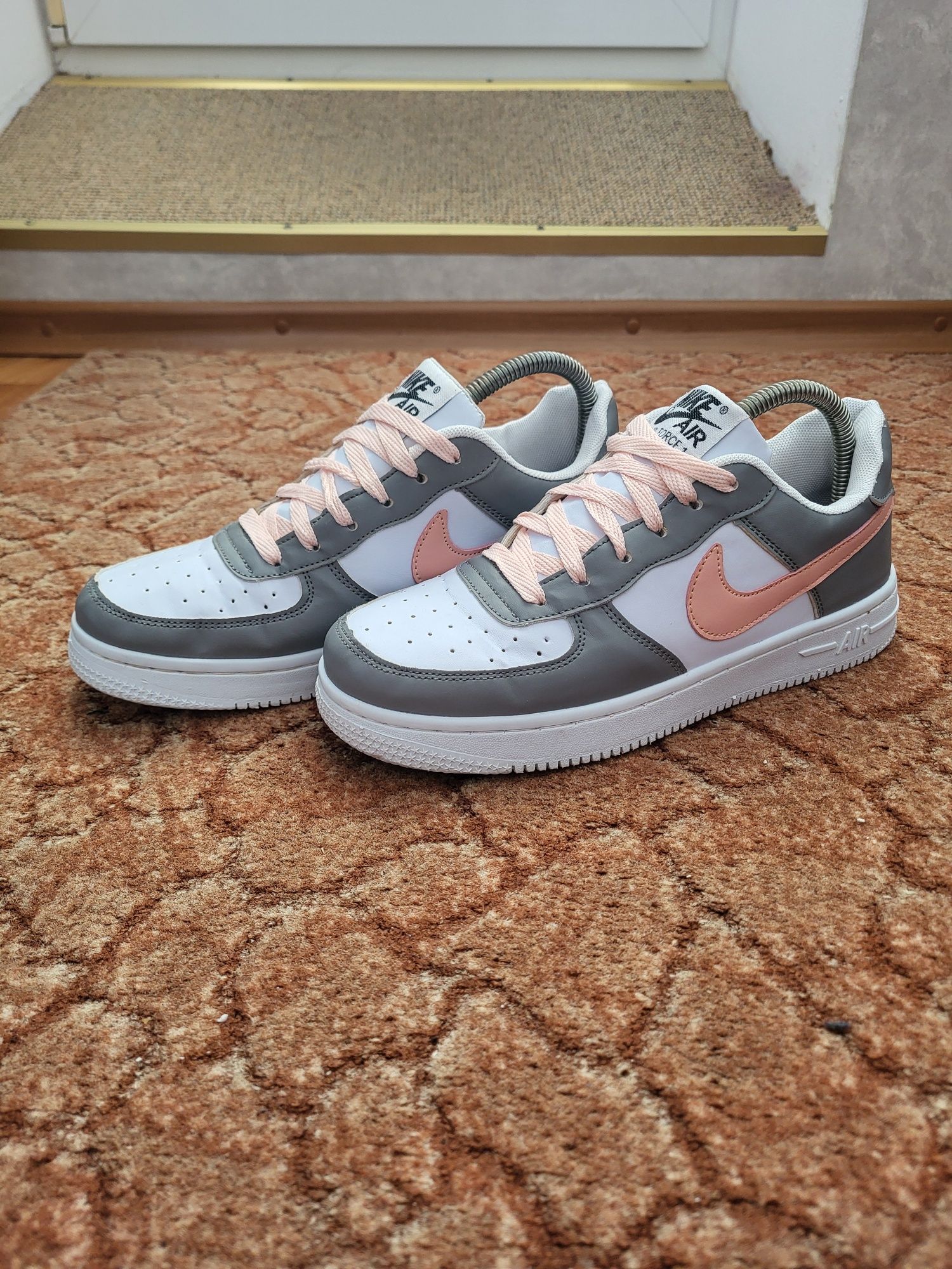 Женские кроссовки Nike Air Force 1