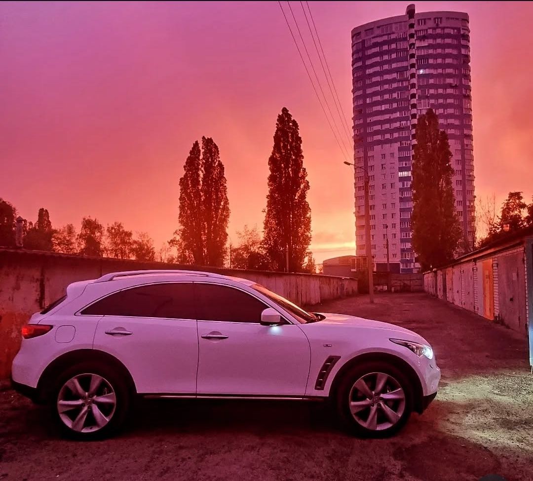 Infinity FX37S официальный.  НЕ Америка!!!