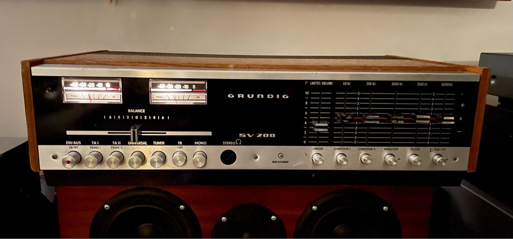 Grundig SV200 czarny potezny audiofilski vintage wychyly