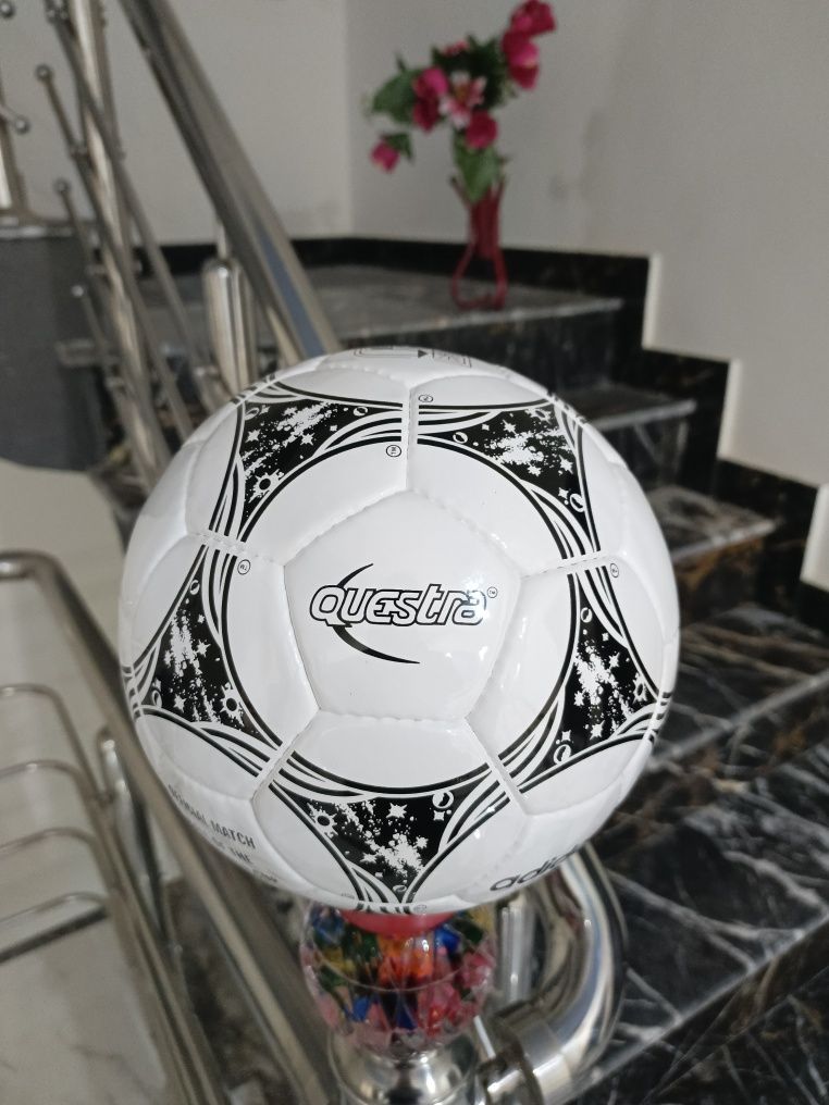 Piłka nożna Adidas Questra 1994