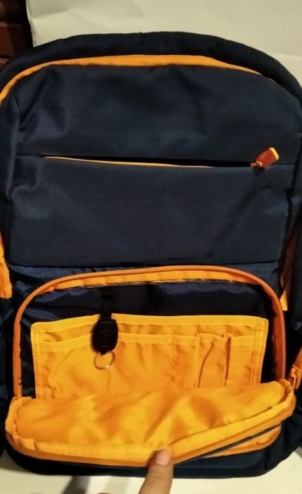 Шкільний рюкзак, дуже легкий, зручний, має багато відділень. 300грн.