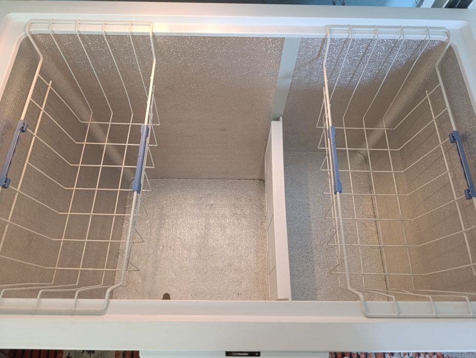 Морозильна камера ларь