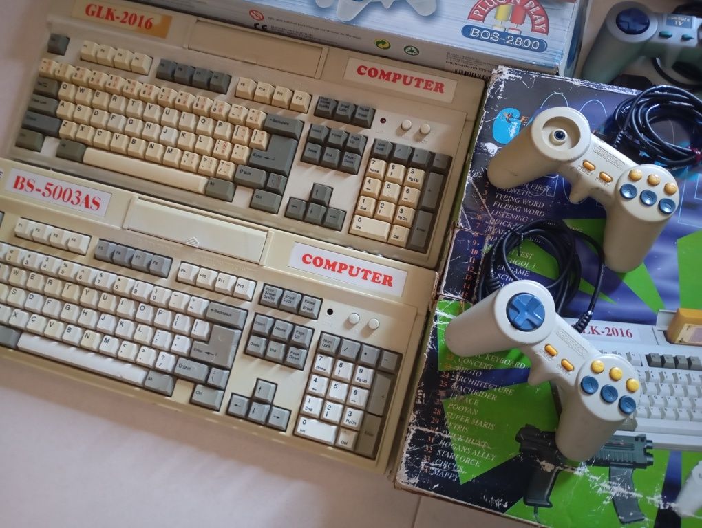 4 consolas cartuchos