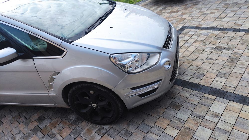 Ford S max titanium. 2011