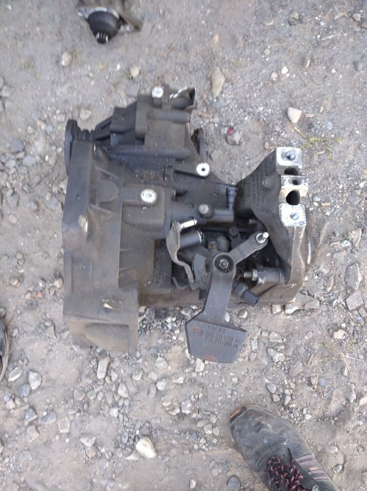 Коробка передач Механіка VW Tauran Cadyy Bls 1.9