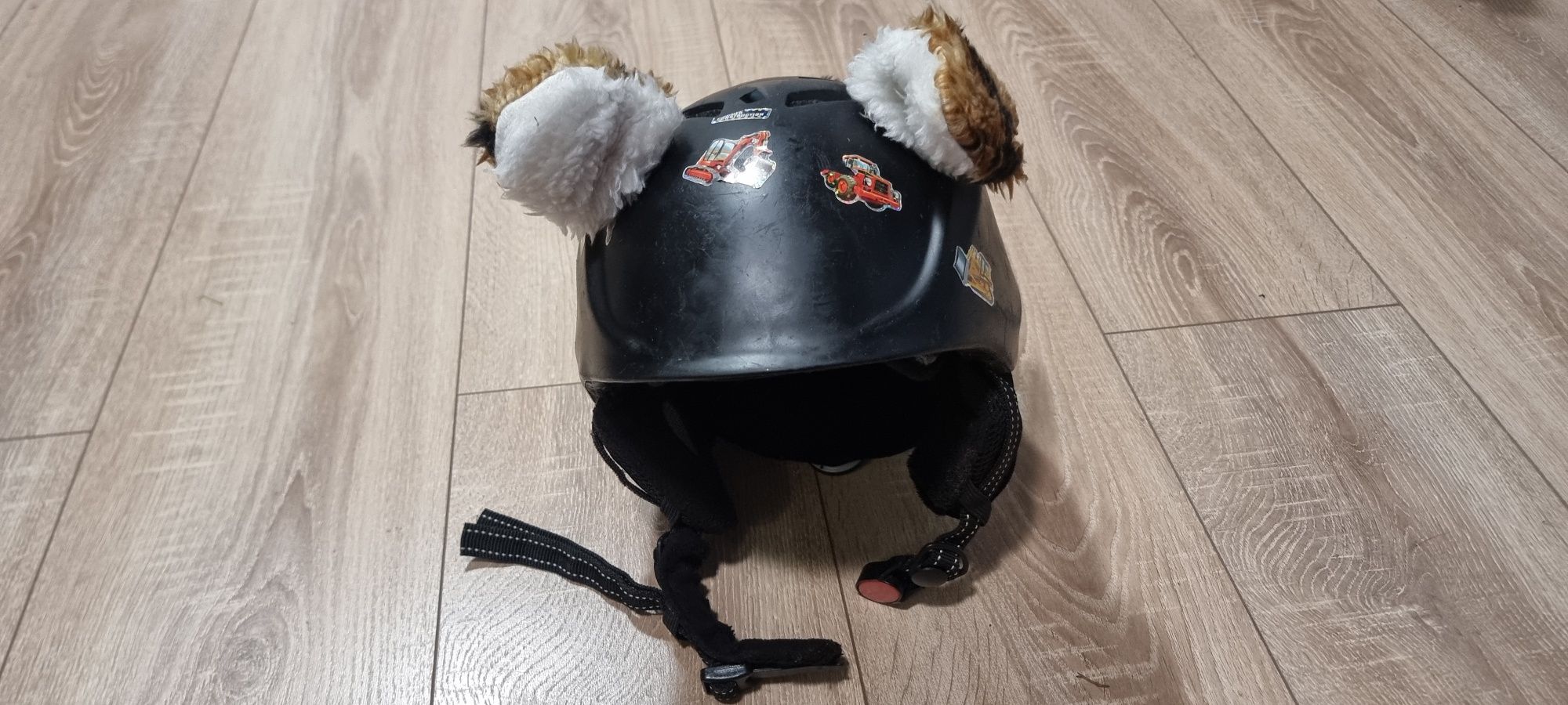 Kask narciarski dla dzieci 4-8 lat obwód 55,5 cm