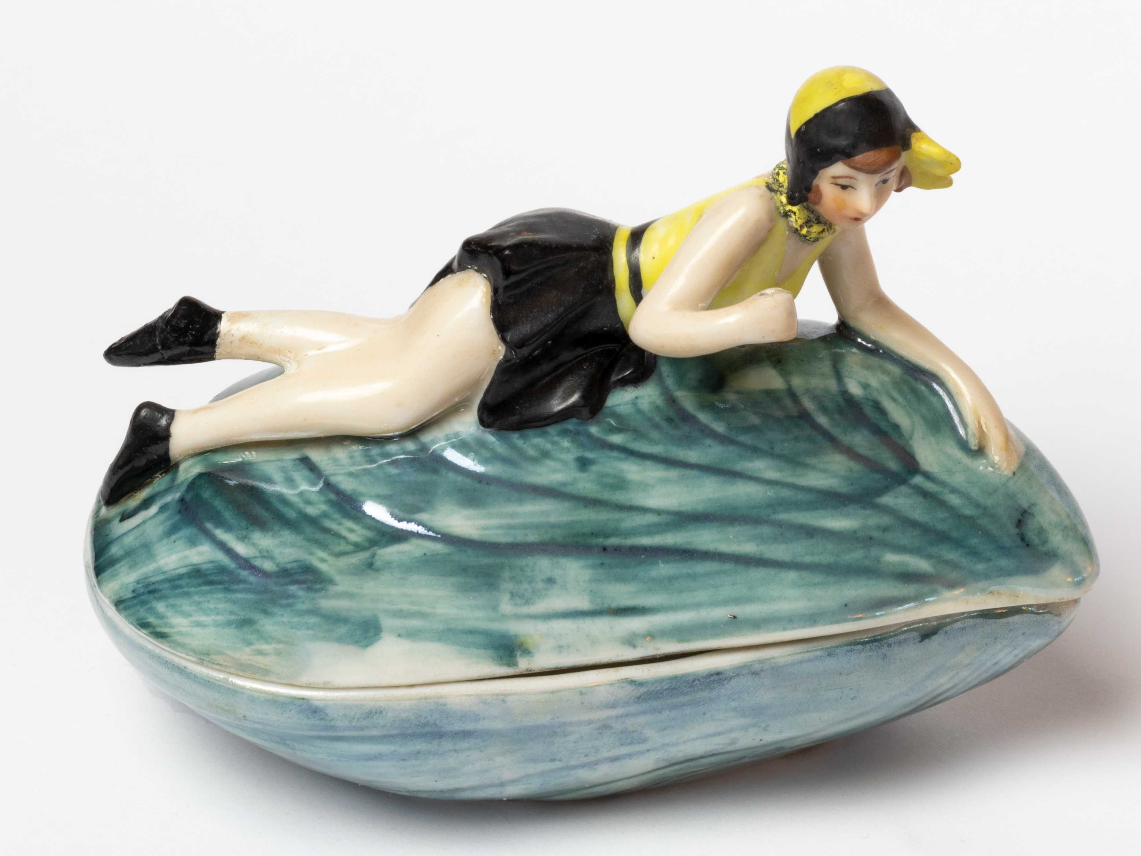 Mulher pin up concha porcelana Goebel Art Deco | 1929