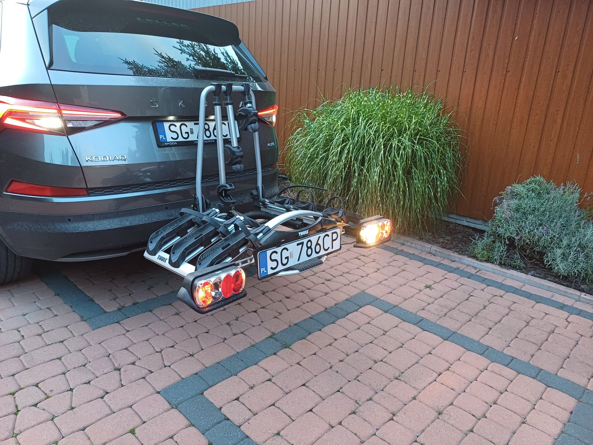 Wynajem bagażnik rowerowy na hak Thule G2 922
