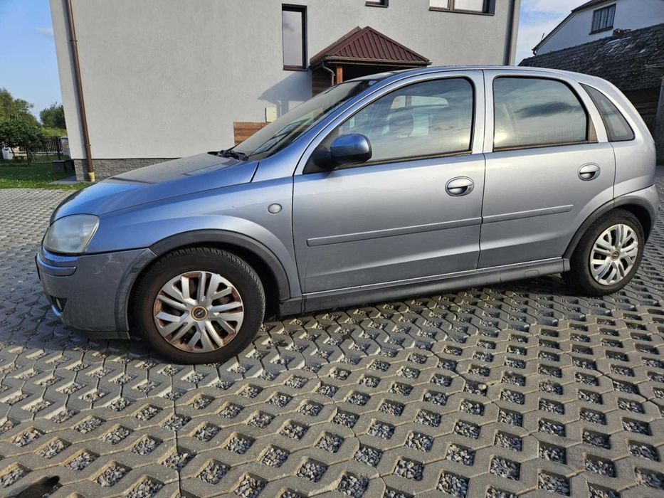 Opel Corsa C 5-Drzwiowy 2005r Srebrny Beznyna