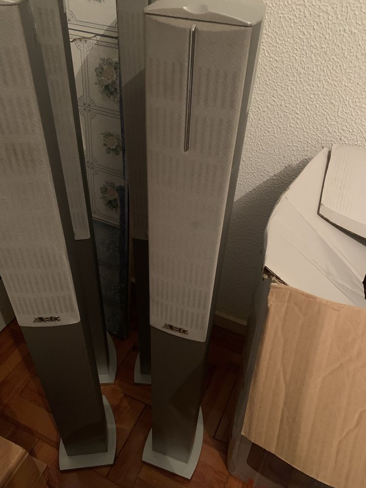 Home cinema AEG , cor cinza, em bom estado, a funcionar perfeitamente