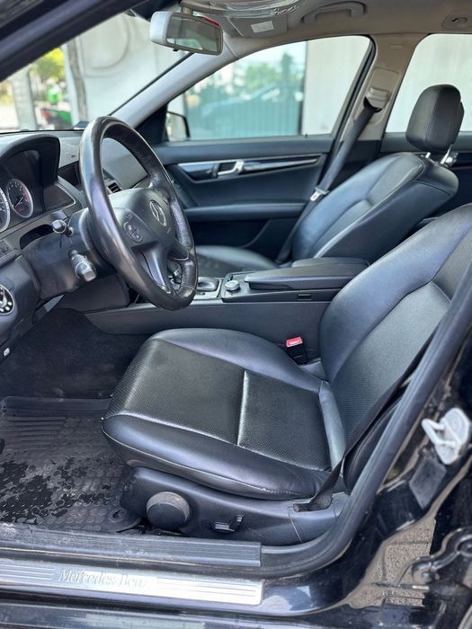Mercedes-Benz Klasa C W204 w Dobrym stanie 5G Tronic z gazem Stag