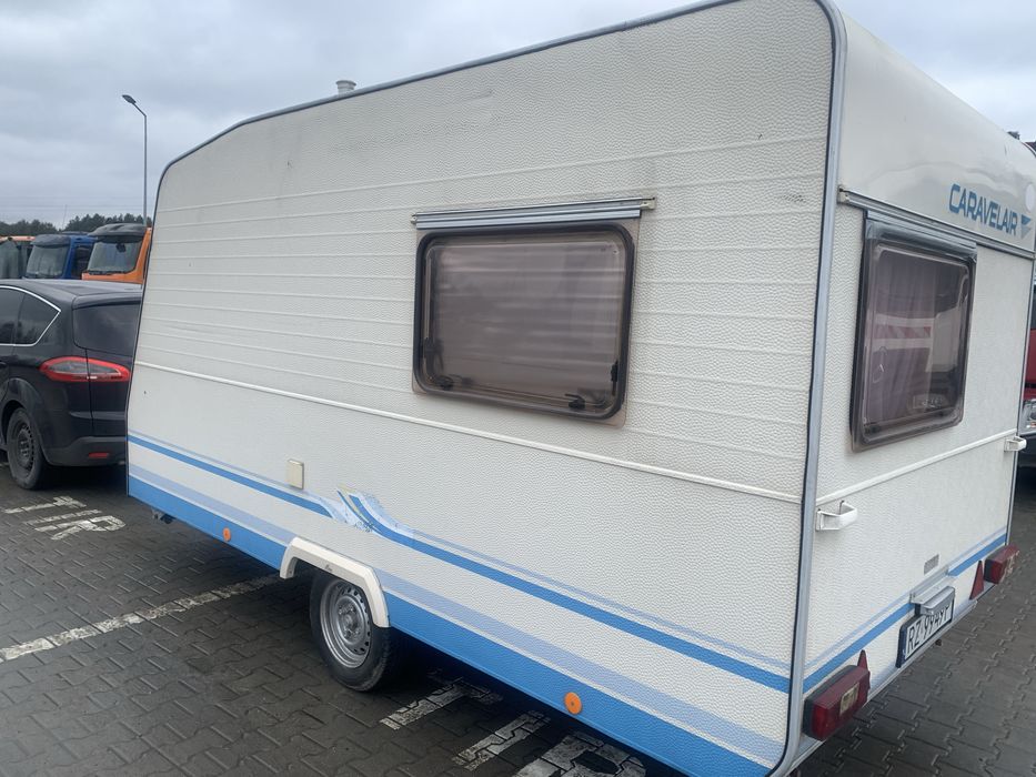 Lekka przyczepa kempingowa Caravelair 900 kg – gotowa do sezonu