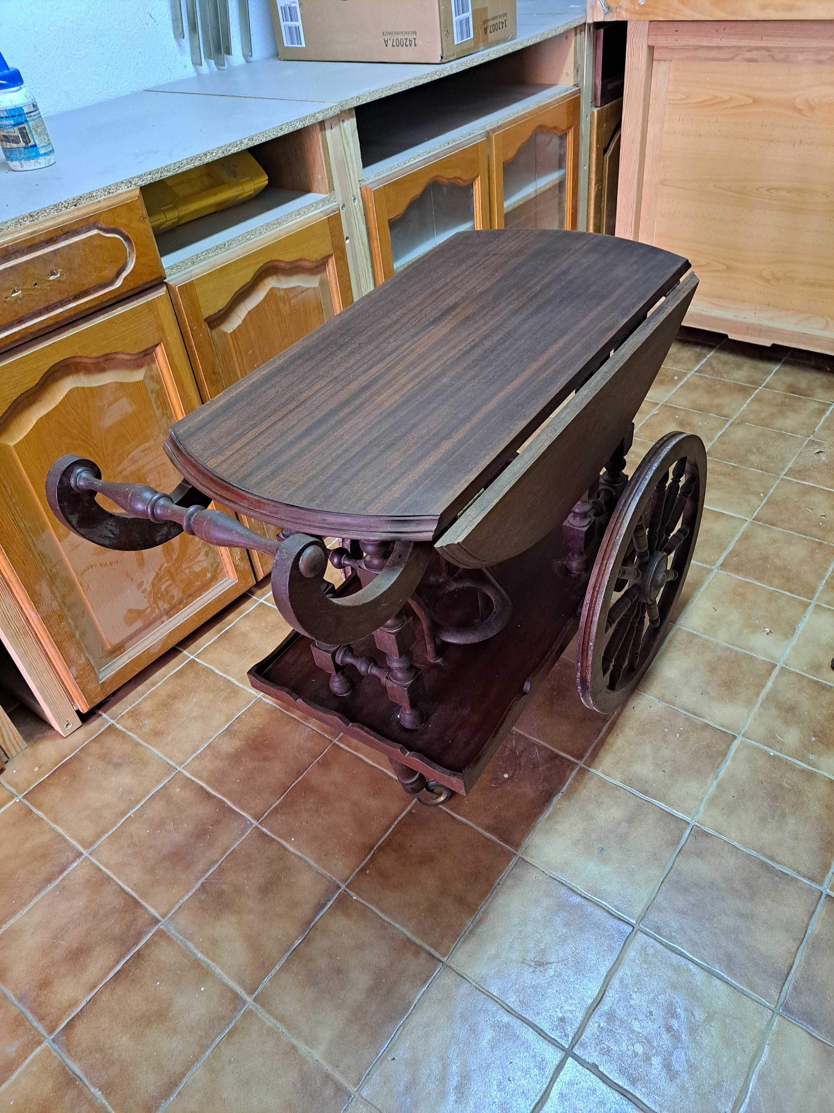 Carro de apoio em madeira