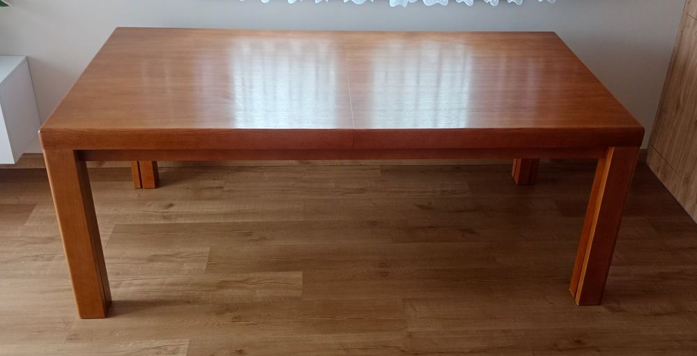 Sprzedam stół rozkładany do 4m