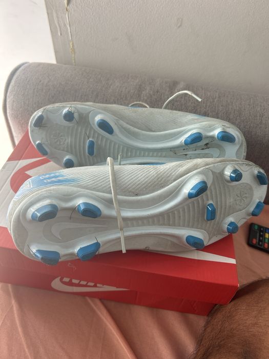 Chuteiras da nike nova e barata