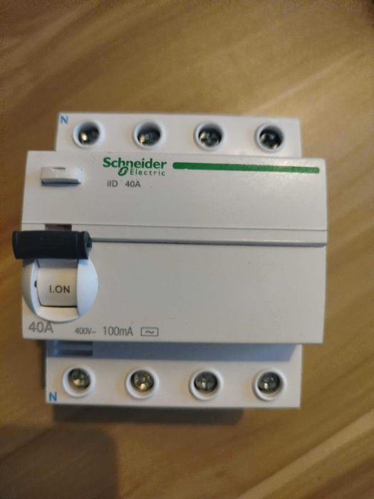 Wyłącznik różnicowoprądowy IID 40A 400/415V 100MA SCHNEIDER
