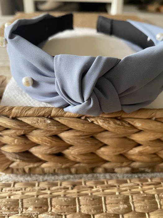 Opaska na włosy niebieska z perełkami