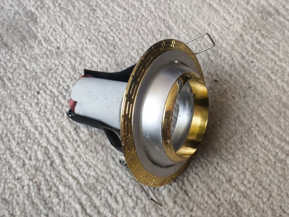 Потолочний точковий світильник Е14